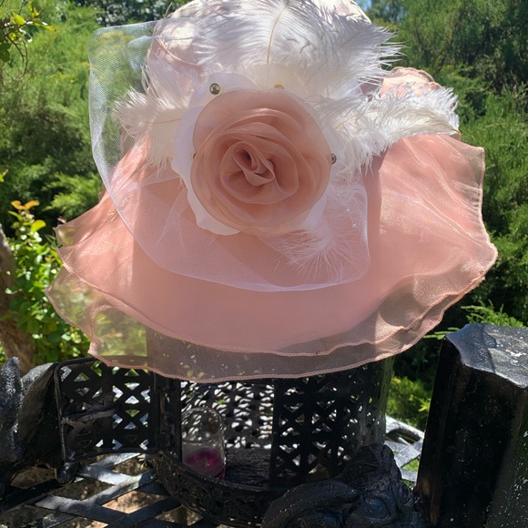 Artisan Accessories - Artisan Pink Floral Women's Hat